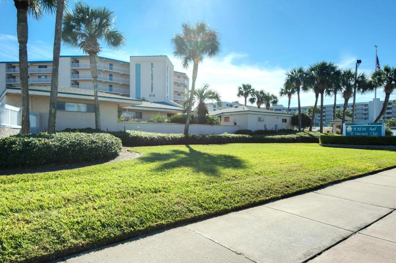 Holiday Surf And Racquet Club 711